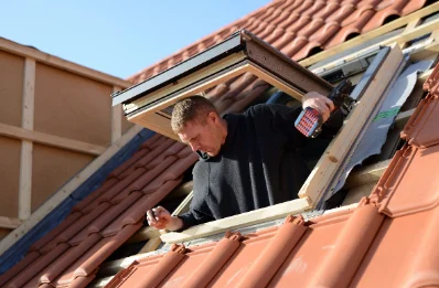 Pose de fenêtres de toit Velux à Gombergean